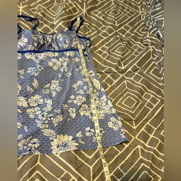 CATALINA large (12-14) Tankini Top Swim Beach Stretch padded Blue white  floral - Picture 5 of 12